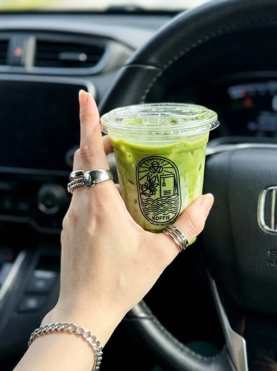 Iced matcha to go